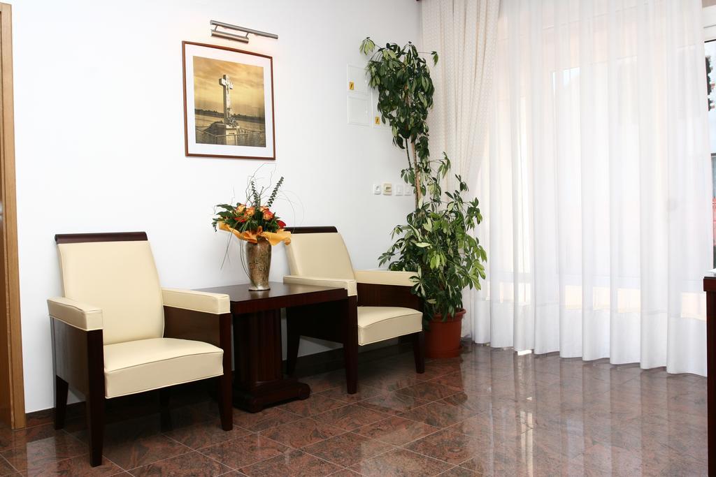 Apartmani Marbis Копривница Екстериор снимка